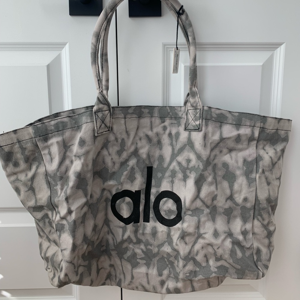 Alo Tie Dye Shopper Tote, nwt